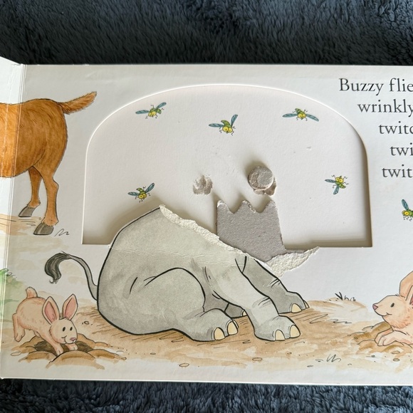 Mathew Van Fleet book with moving parts in fair used condition, has ripped pages - Picture 3 of 3